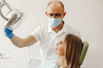 First symptoms of oral cancer. Is it curable?